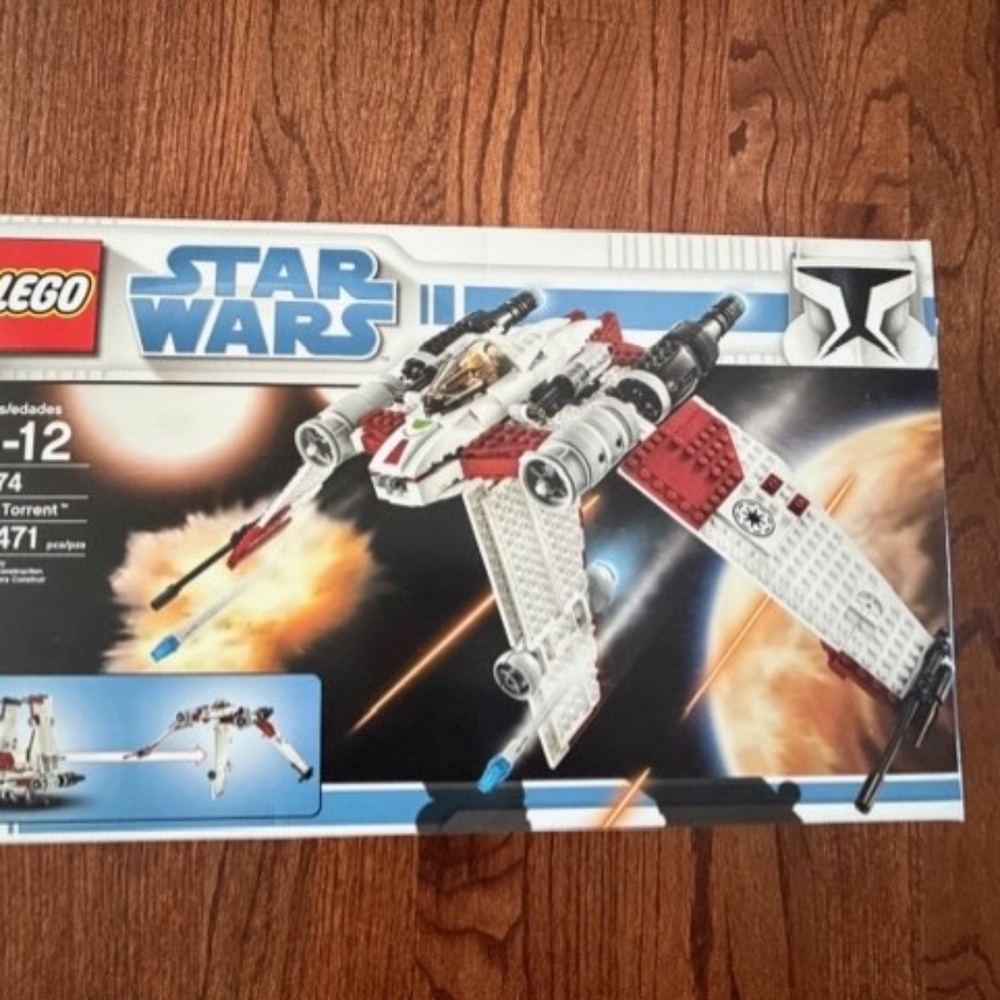 LEGO Star Wars 7674 V-19 Torrent Clone Wars 2008 New Factory Sealed Retired Set